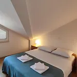 3 Palms تْسْغيكفانِتْسا