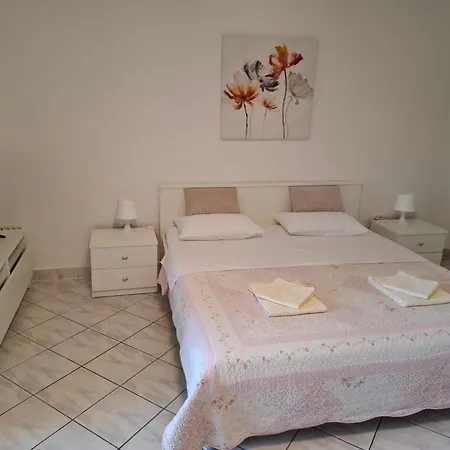 3 Palms Apartment