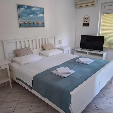 3 Palms Apartment *