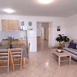 3 Palms